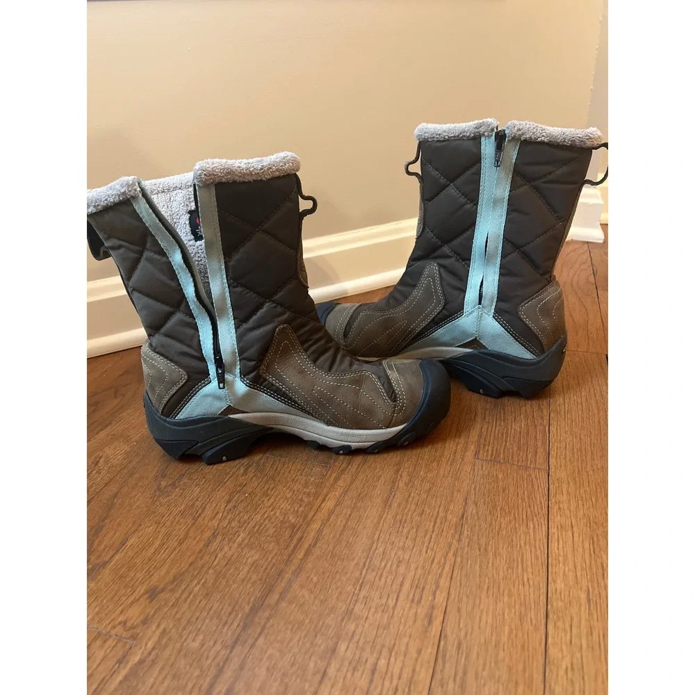 Keen Betty Insulated Winter Boots Size 7 Quilted Brown and‎ Blue